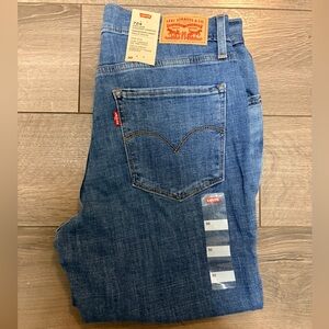 30 Levi's 724 Women's Straight Cropped Jeans